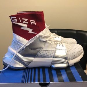 GIZA OLYMPIUS SNEAKERS